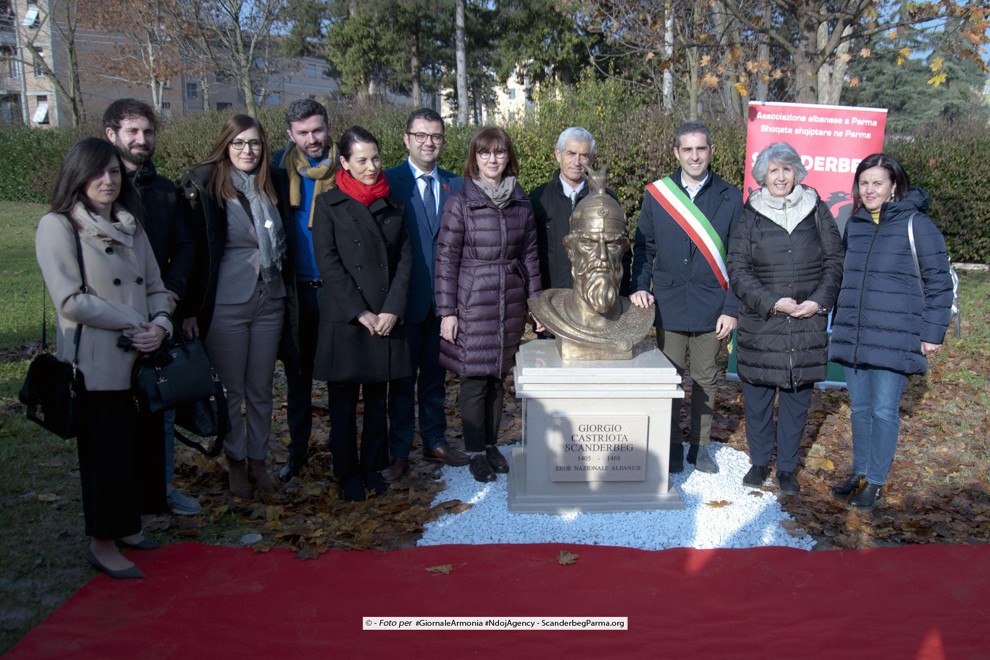 FOTO – UN MONUMENTO DEDICATO A SCANDERBEG A PARMA